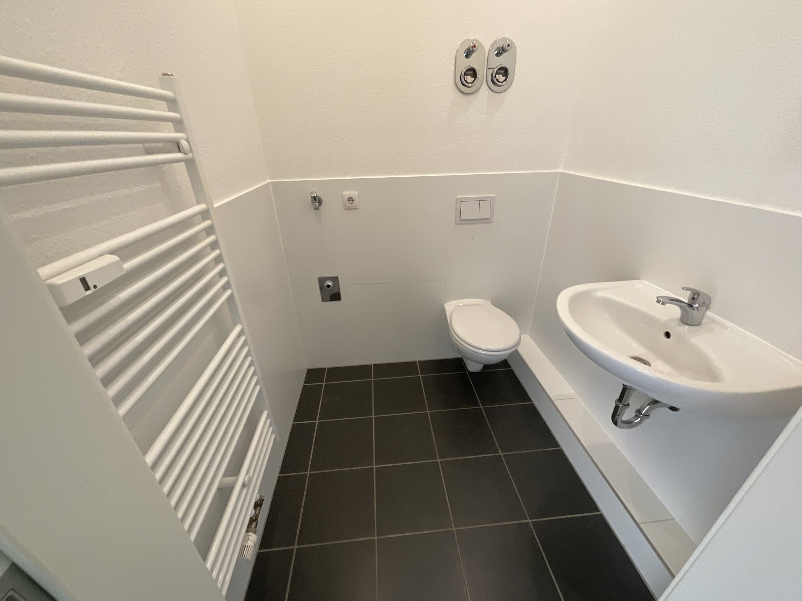 separates WC