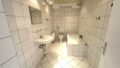 Bad mit Wanne