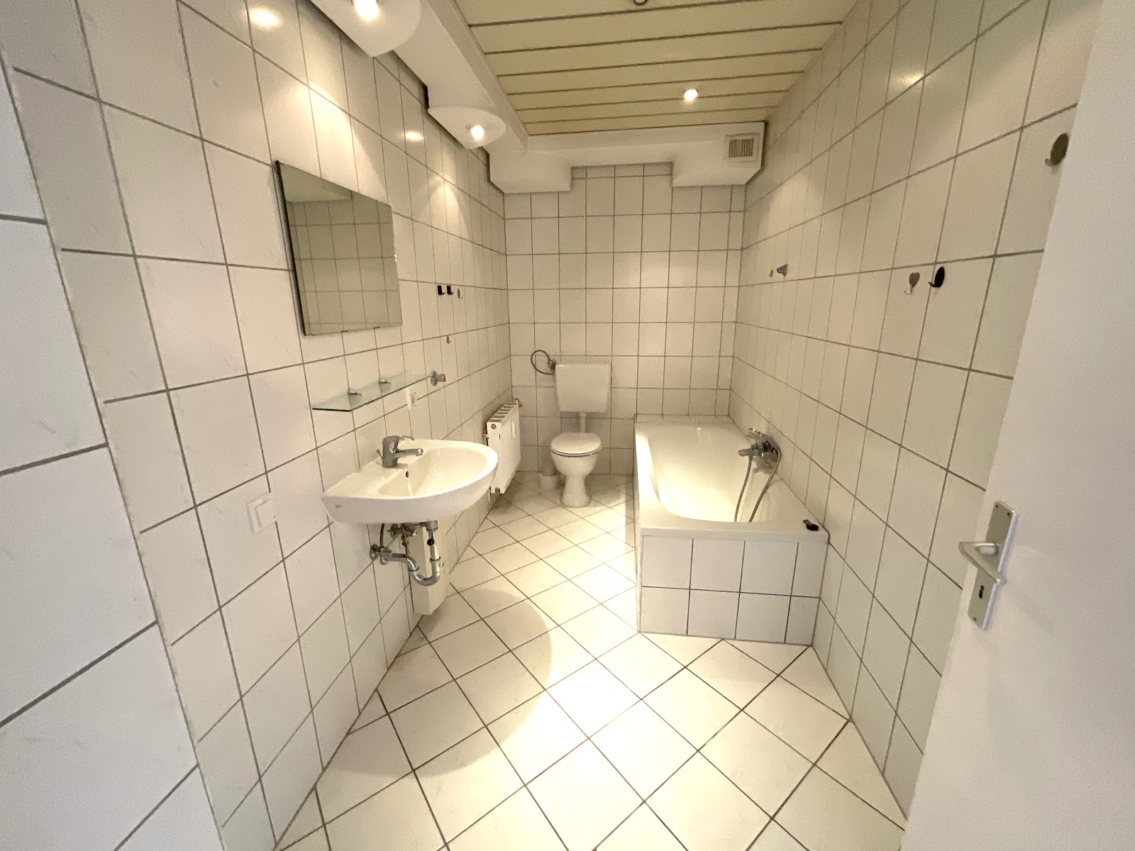 Bad mit Wanne