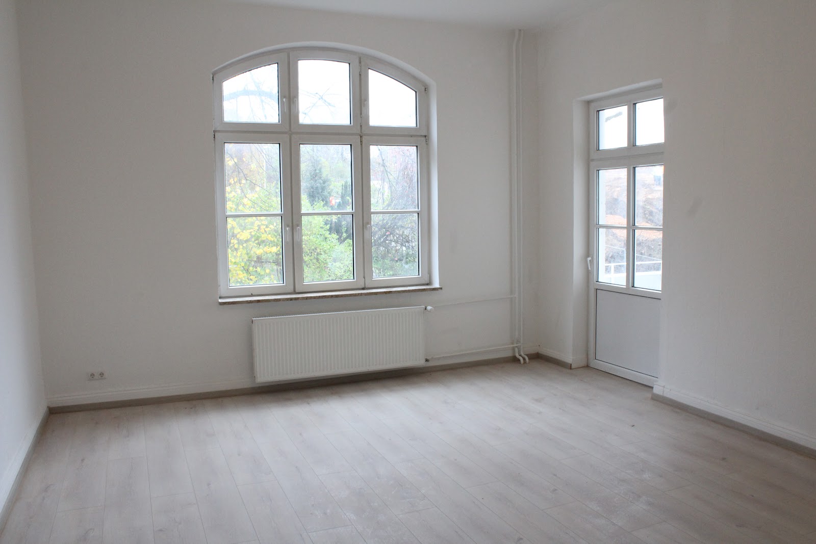 Zimmer mit Balkon