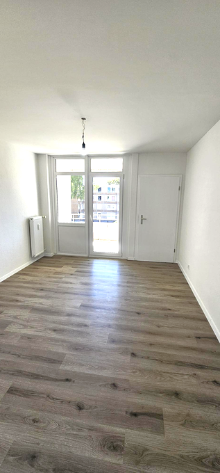 Frisch renovierte 2-Zimmer-Wohnung mit Balkon und modernem Bad! - Foto 1
