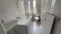 Tageslichtbad mit Wanne