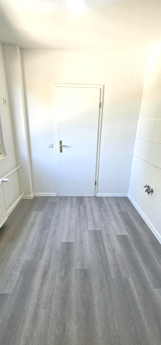 Frisch renovierte 2-Zimmer-Wohnung mit Balkon und modernem Bad! - Foto 3
