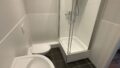 Modernes Duschbad