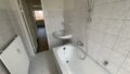 Tageslichtbad mit Wanne