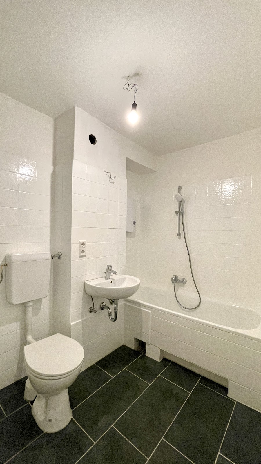 Frisch saniertes Badezimmer