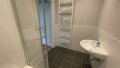 Modernes Duschbad