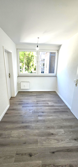 Frisch renovierte 2-Zimmer-Wohnung mit Balkon und modernem Bad! - Foto 4