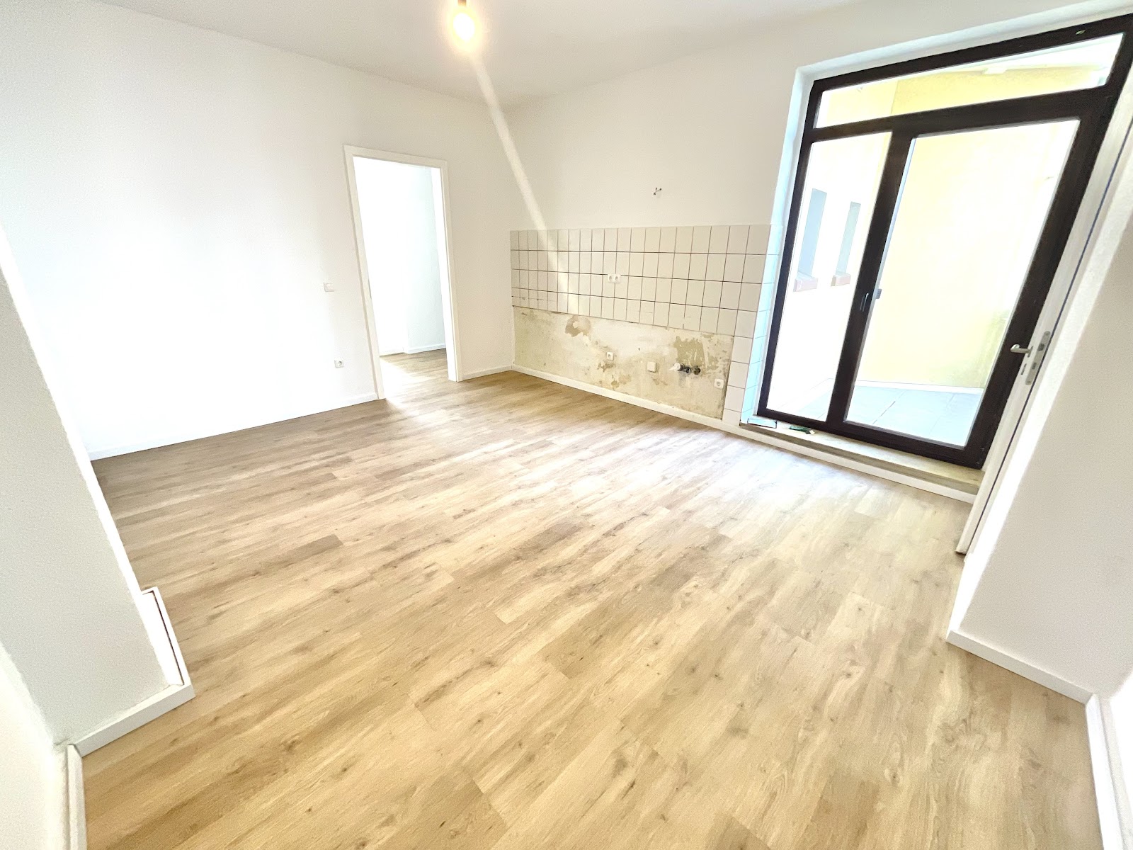 Küche mit Balkon