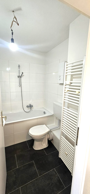 Frisch renovierte 2-Zimmer-Wohnung mit Balkon und modernem Bad! - Foto 2