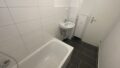 Tageslichtbad mit Wanne