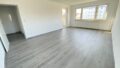 Wohnzimmer mit Balkon