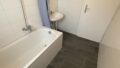 Tageslichtbad mit Wanne