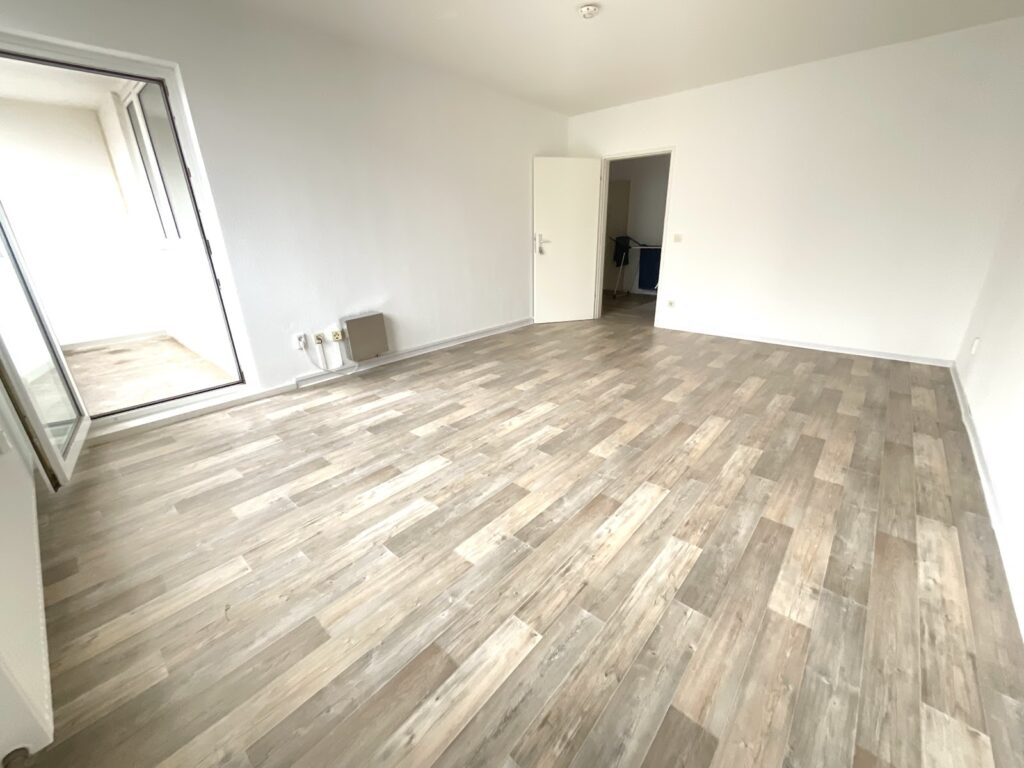 Zimmer mit Balkon