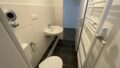 Modernisiertes Tageslichtbad mit Dusche